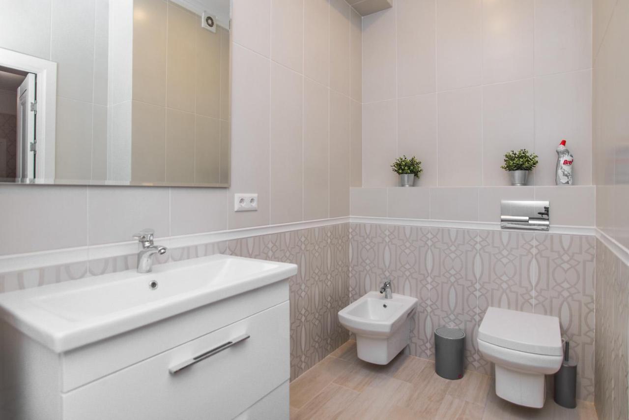 Luxury Best Grand New Apartaments Ultra Central تشيسيناو المظهر الخارجي الصورة