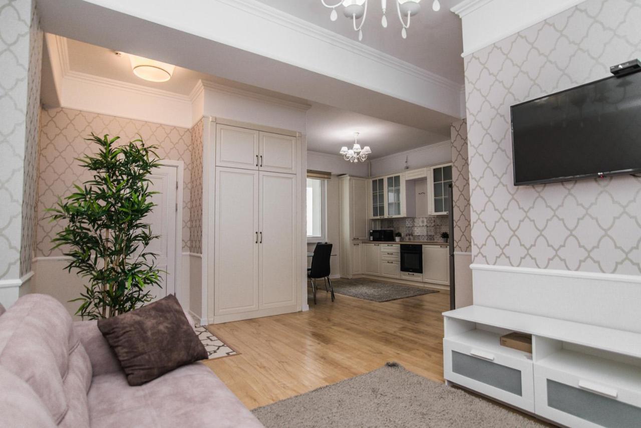 Luxury Best Grand New Apartaments Ultra Central تشيسيناو المظهر الخارجي الصورة