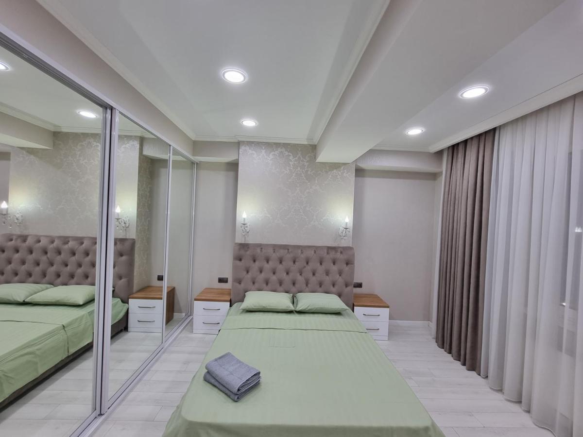 Luxury Best Grand New Apartaments Ultra Central تشيسيناو المظهر الخارجي الصورة