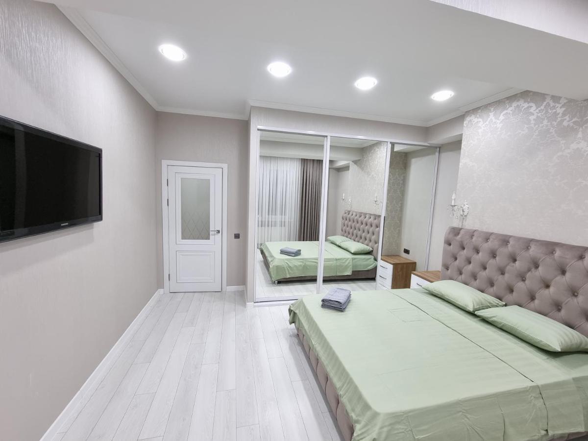 Luxury Best Grand New Apartaments Ultra Central تشيسيناو المظهر الخارجي الصورة