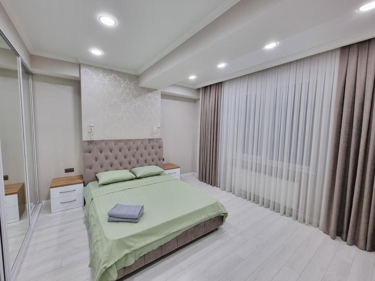 Luxury Best Grand New Apartaments Ultra Central تشيسيناو المظهر الخارجي الصورة
