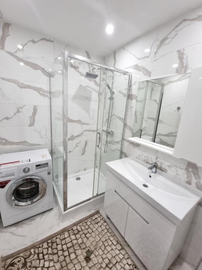 Luxury Best Grand New Apartaments Ultra Central تشيسيناو المظهر الخارجي الصورة