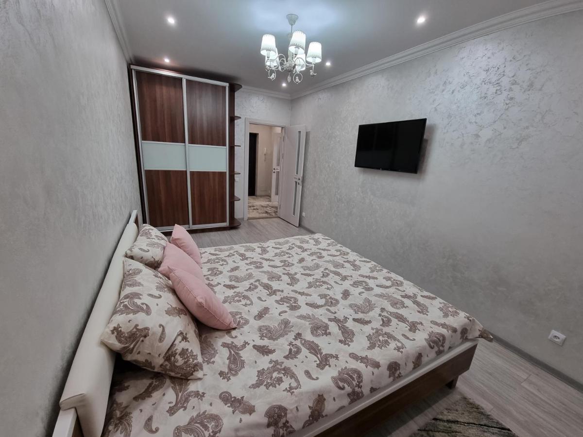 Luxury Best Grand New Apartaments Ultra Central تشيسيناو المظهر الخارجي الصورة