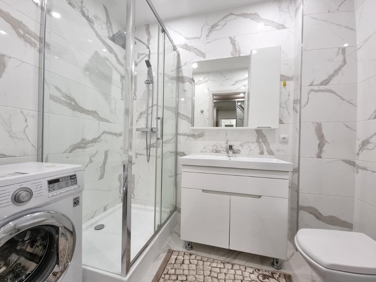Luxury Best Grand New Apartaments Ultra Central تشيسيناو المظهر الخارجي الصورة