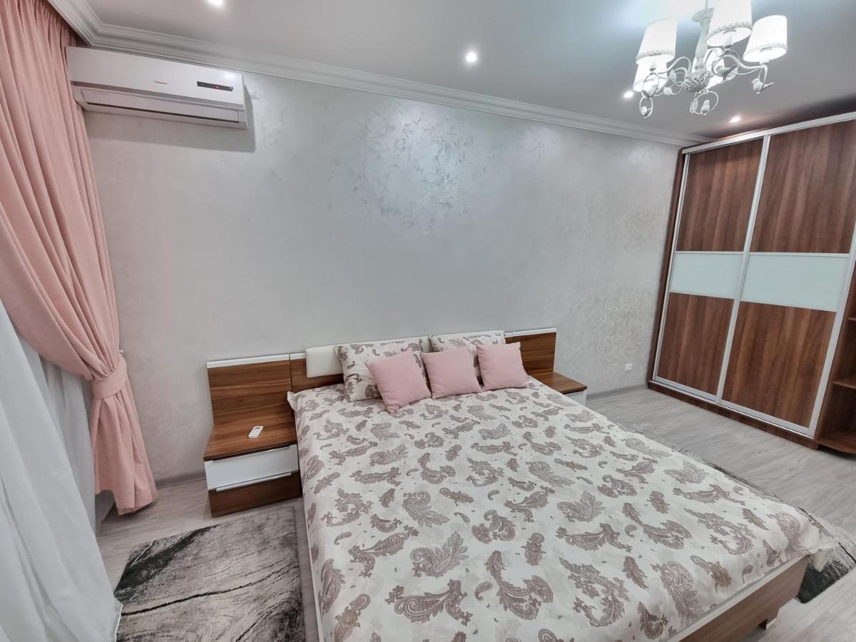Luxury Best Grand New Apartaments Ultra Central تشيسيناو المظهر الخارجي الصورة