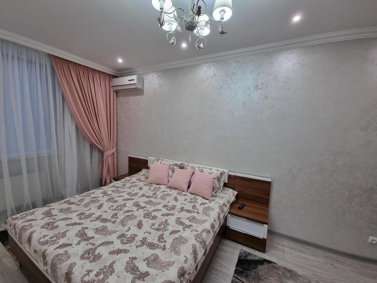 Luxury Best Grand New Apartaments Ultra Central تشيسيناو المظهر الخارجي الصورة