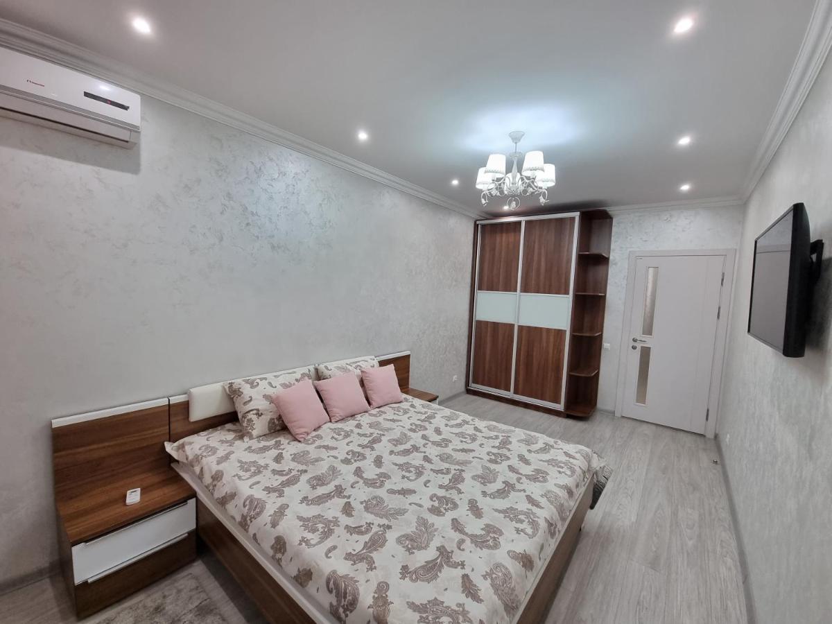 Luxury Best Grand New Apartaments Ultra Central تشيسيناو المظهر الخارجي الصورة