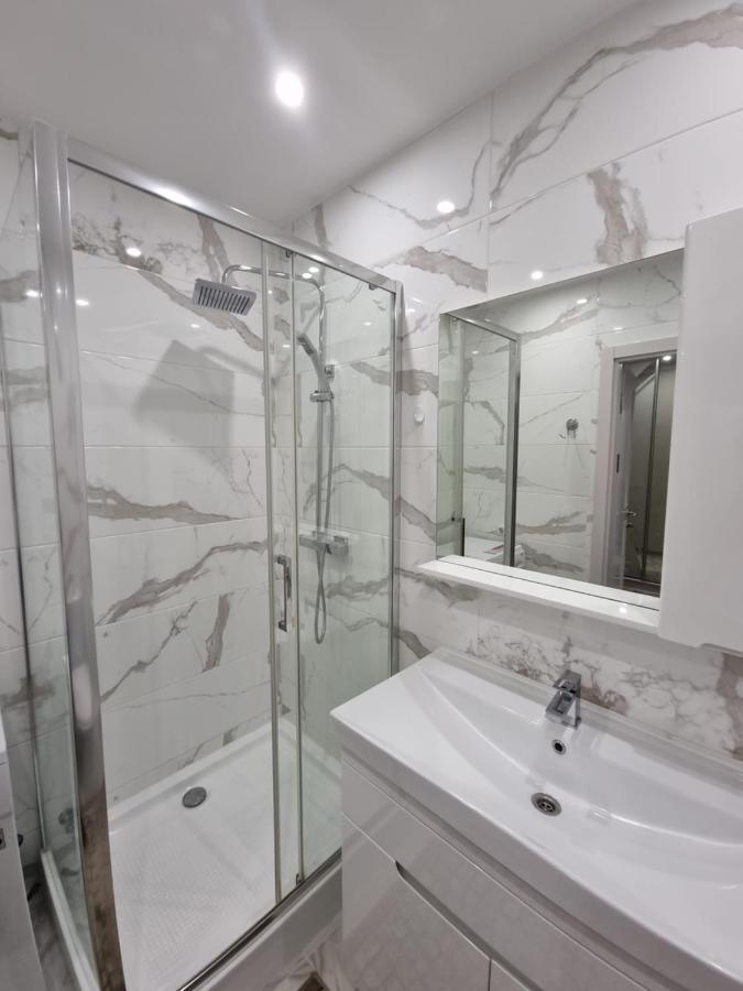 Luxury Best Grand New Apartaments Ultra Central تشيسيناو المظهر الخارجي الصورة