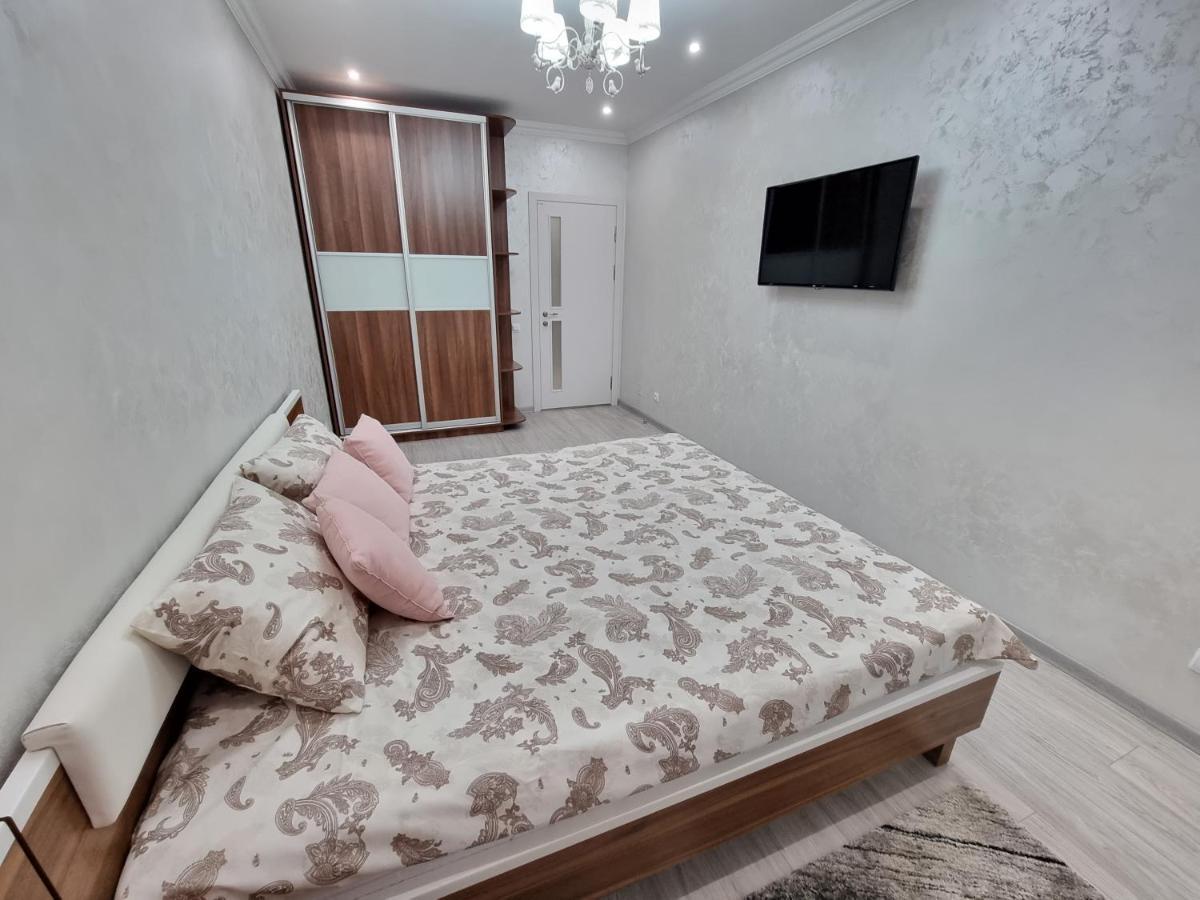 Luxury Best Grand New Apartaments Ultra Central تشيسيناو المظهر الخارجي الصورة